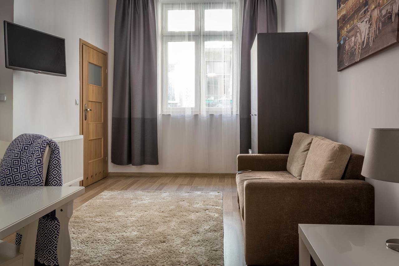 Fragola Budget Apartments & Rooms Краков Экстерьер фото