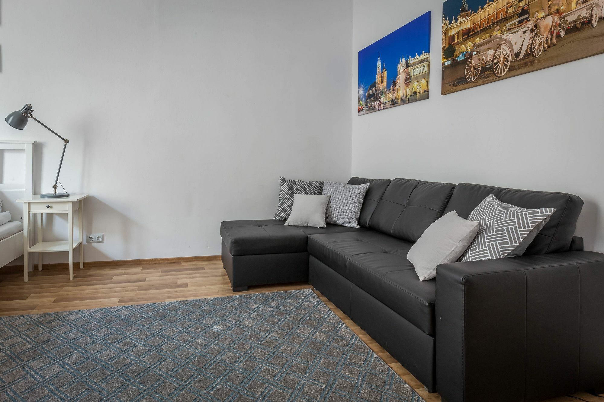 Fragola Budget Apartments & Rooms Краков Экстерьер фото